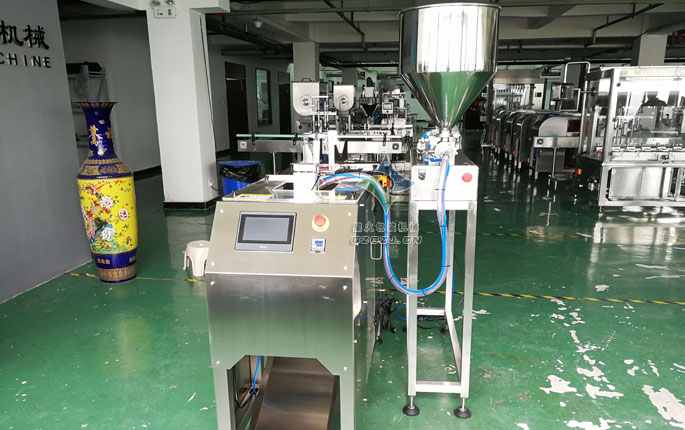 自立袋洗衣液自動包裝機