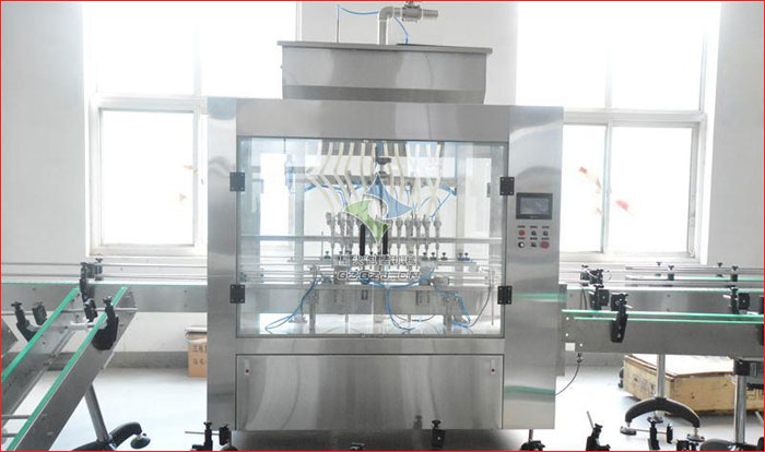 全自動柴油尾氣凈化液灌裝設備