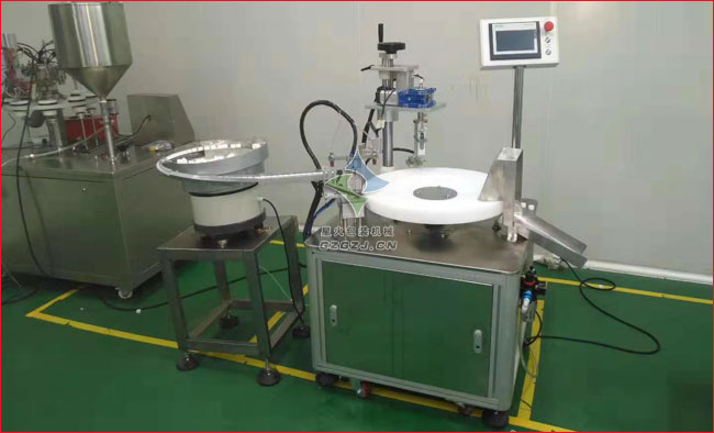 自動上蓋旋蓋一體機